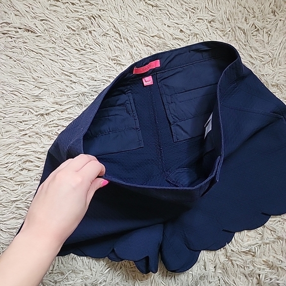 Lilly Pulitzer Shorts Buttercup Navy Blue Scallop Hem Size 12 Preppy Quiet Lux - Picture 6 of 11